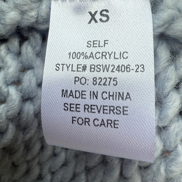 NWT Altar'd State Grey Floral Relaxed Oversized Knit Sweater/Caridgan size XS - Picture 5 of 6